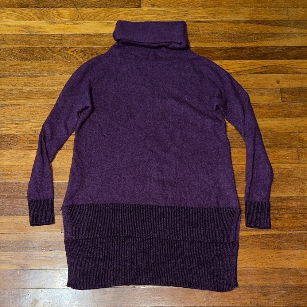 White + Warren Deep Purple Cashmere Turtleneck Tunic Sweater, Medium